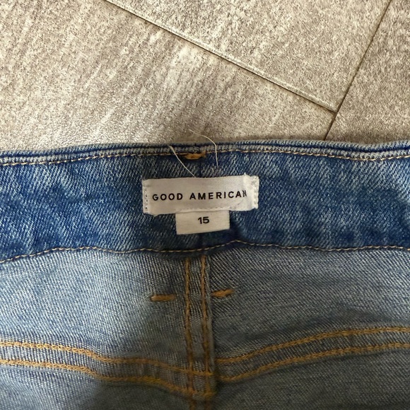 Good American Straight Leg - Picture 3 of 5